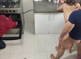 Sexo na cozinha com a namoradinha gostosa